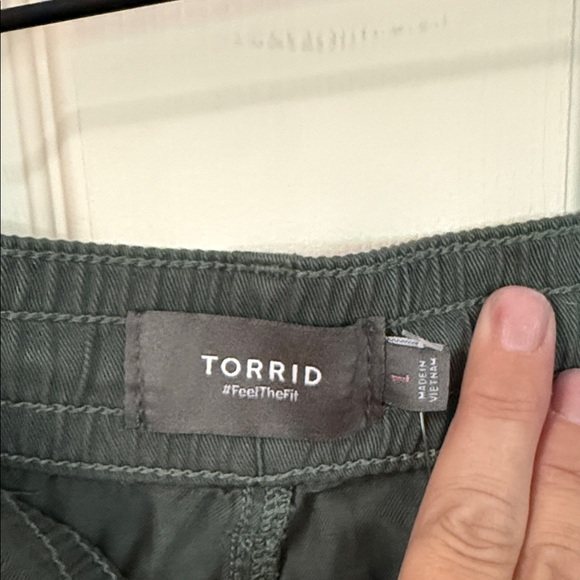 Green Drawstring Shorts - Picture 4 of 7